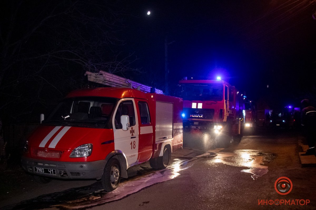 На месте работали бригады 18 пожарно-спасательной части ГСЧС На месте работали бригады 18 пожарно-спасательной части ГСЧС