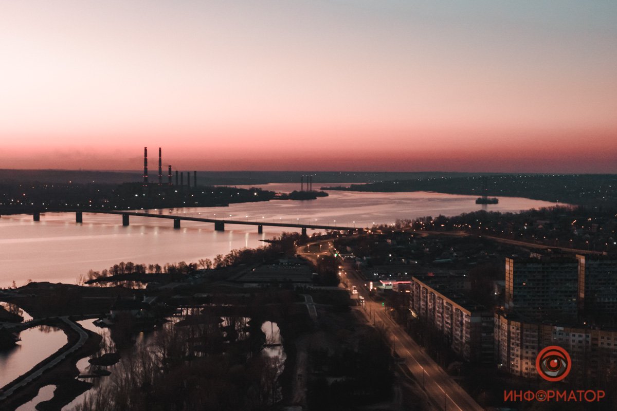 Медленно догорают фонари