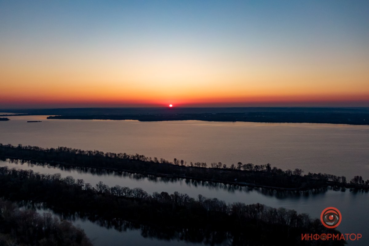 А пока нам остается этот предвестник дня