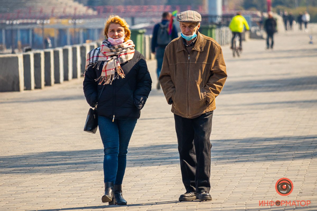 Гулять не вредно, но в парки нельзя Гулять не вредно, но в парки нельзя