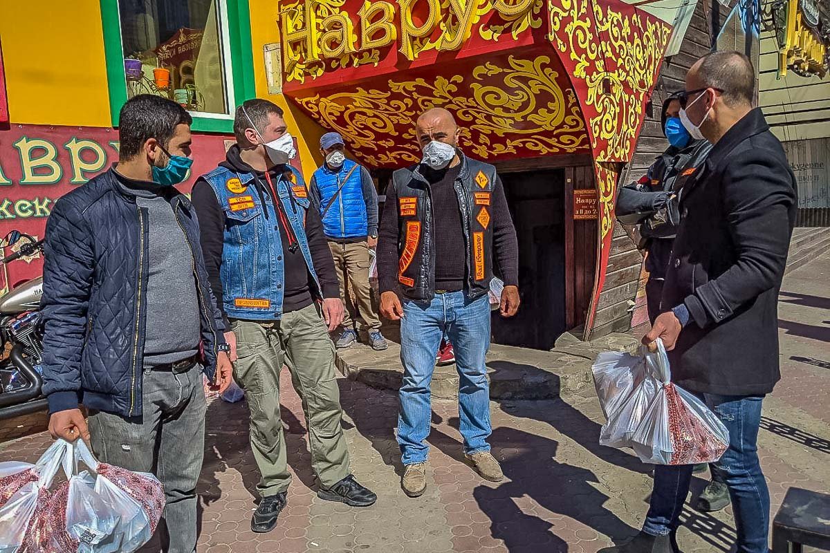 Организаторы обещают в следующий раз организовать пункты выдачи