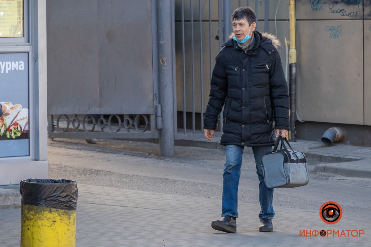 В общественные места только в маске