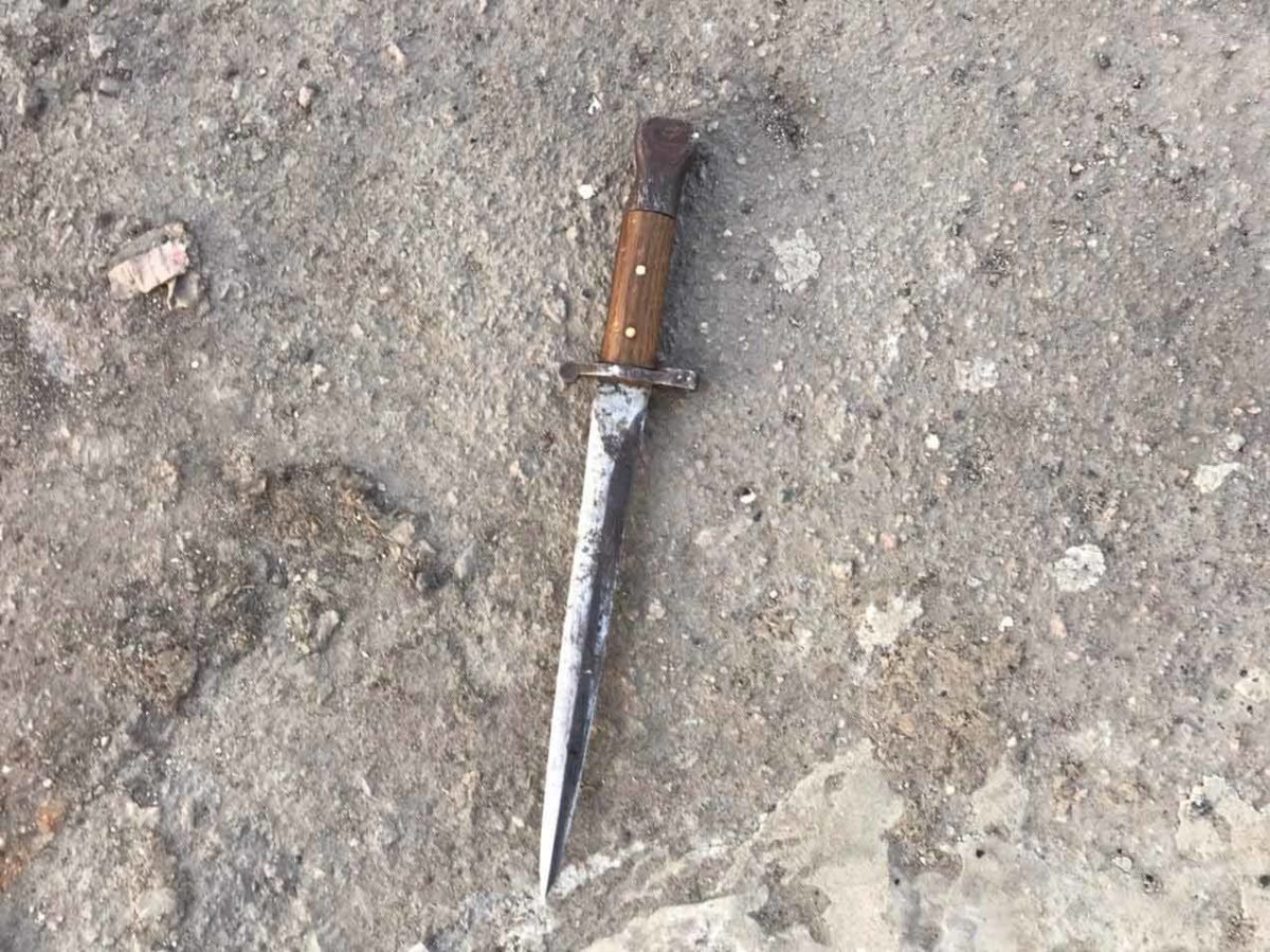 Нападавший был вооружен ножом