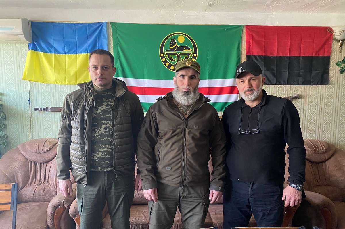 Мэр Каменского посетил добровольцев на передовой 4