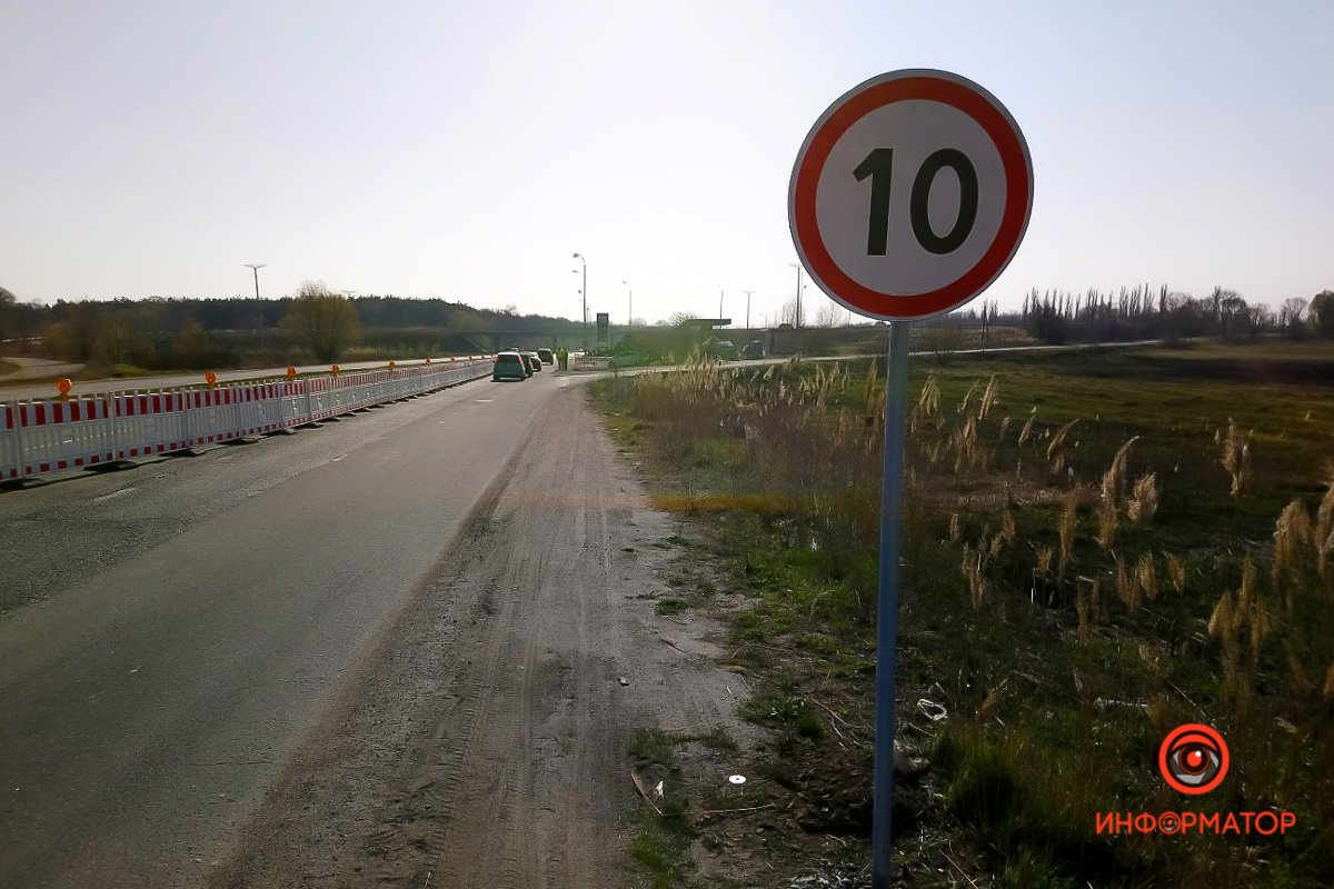 Также появился знак ограничения скорости Также появился знак ограничения скорости