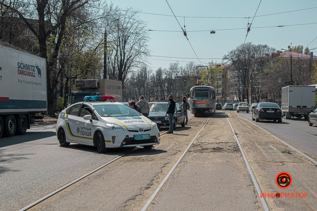 На месте работает полиция На месте работает полиция