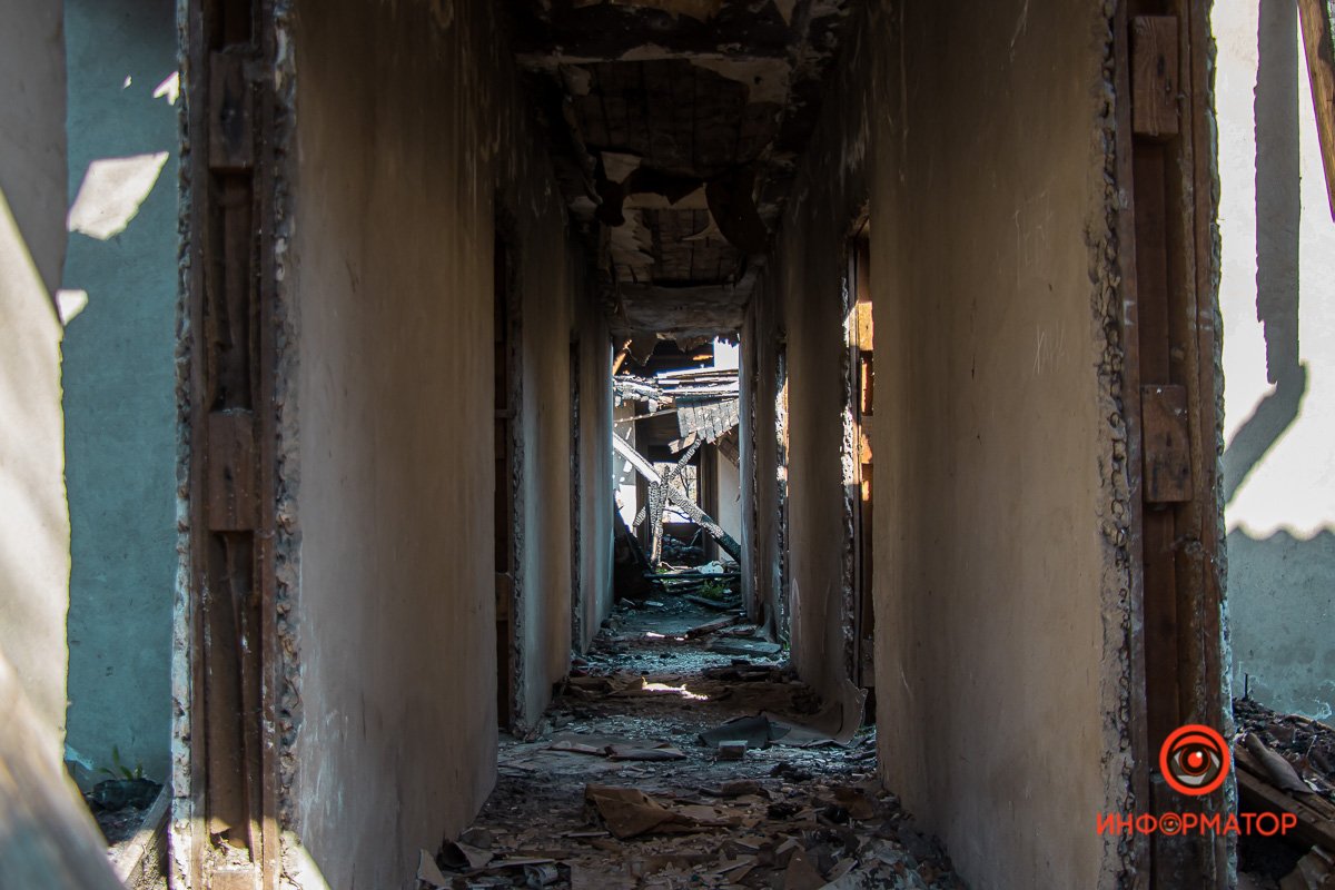 Подростки исследуют заброшки