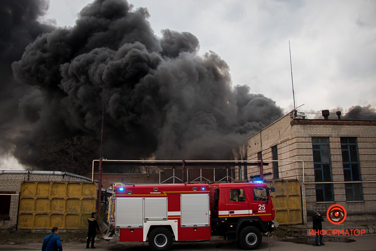 Сотрудники ГСЧС боролись с огнем