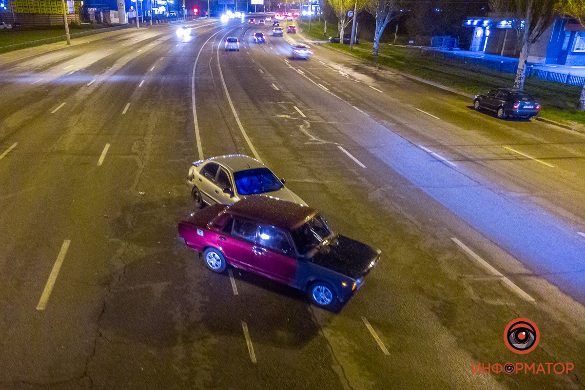 Lanos и ВАЗ стояли на разворот Lanos и ВАЗ стояли на разворот