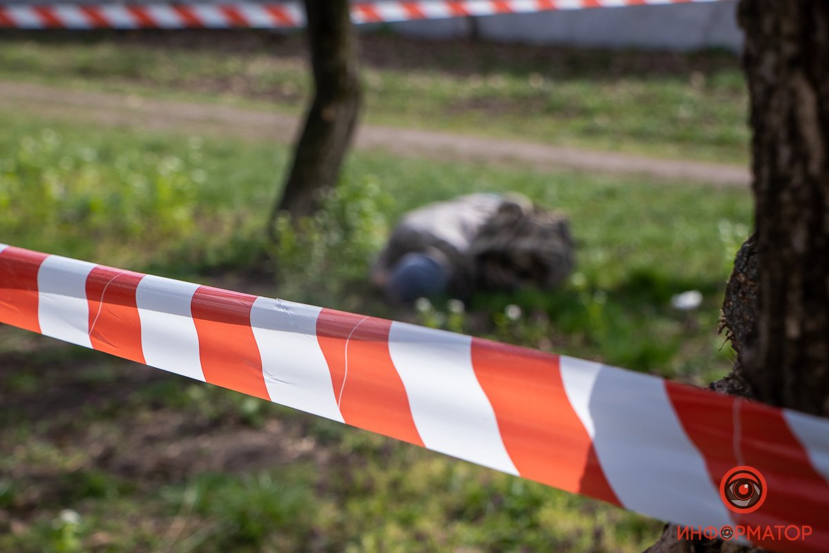 На место инцидента сразу же вызвали наряд полиции На место инцидента сразу же вызвали наряд полиции