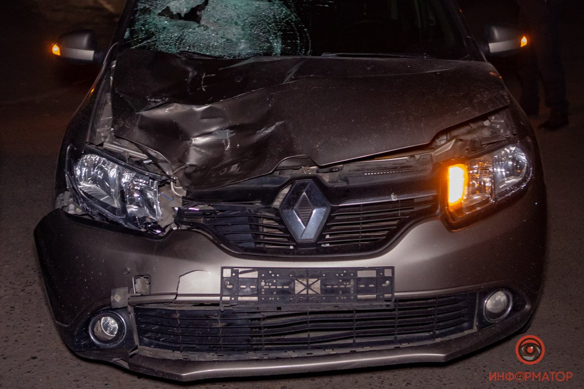 Renault сбил человека Renault сбил человека
