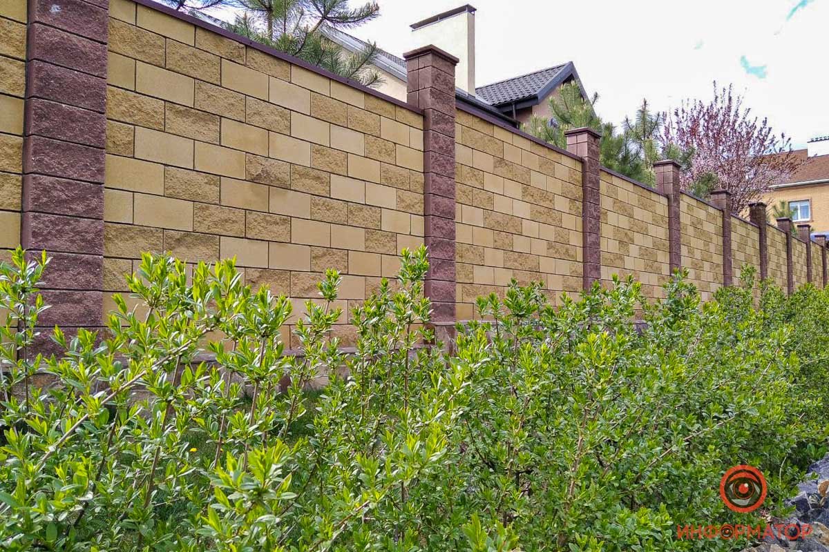 Придают жизни холодным стенам Придают жизни холодным стенам