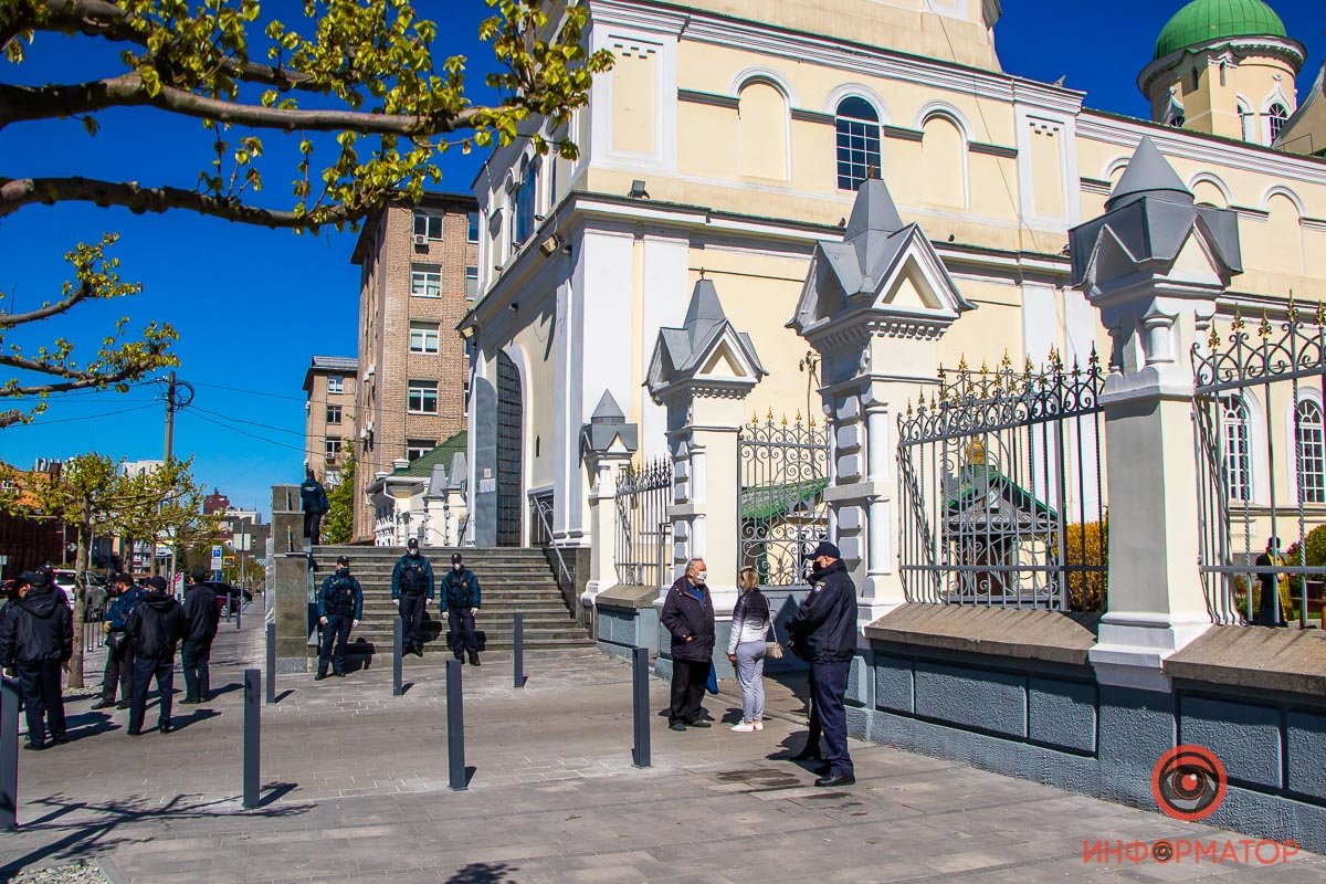 Свято-Троицкий кафедральный собор на Троицкой площади Свято-Троицкий кафедральный собор на Троицкой площади