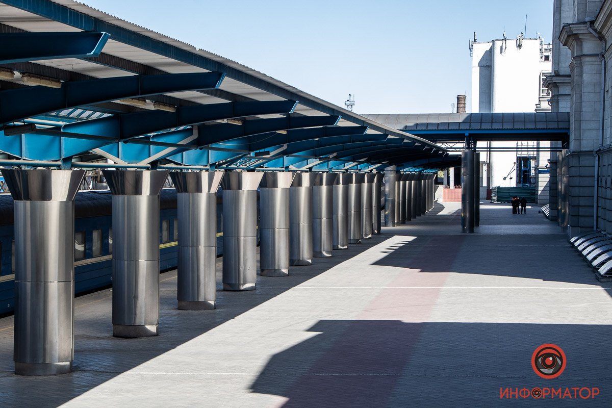 Никто не ищет "хвост" поезда и не просит помочь донести сумки Никто не ищет "хвост" поезда и не просит помочь донести сумки