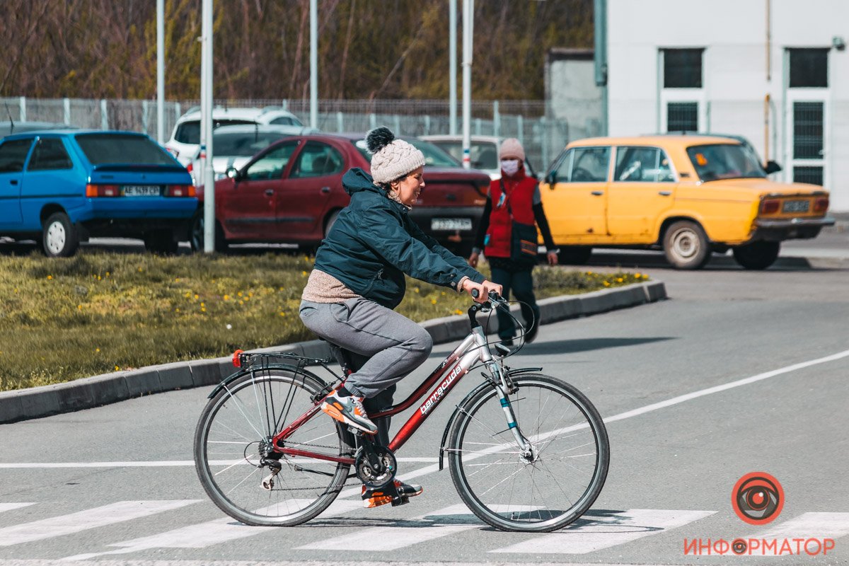 Все, что нужно для счастья, - велосипед и возможность выбраться на улицу