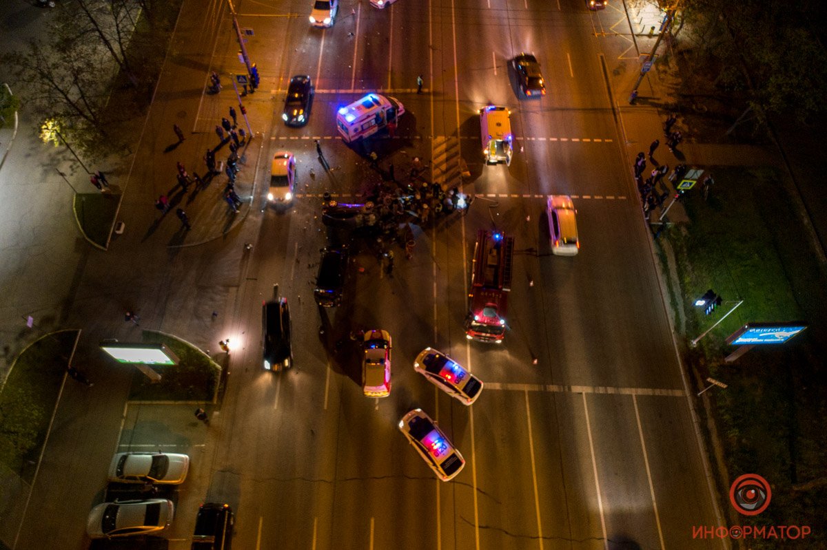 Последствия ЧП заблокировали движение по нескольким полосам Последствия ЧП заблокировали движение по нескольким полосам