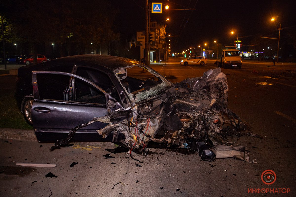 Дважды пострадавший Mercedes