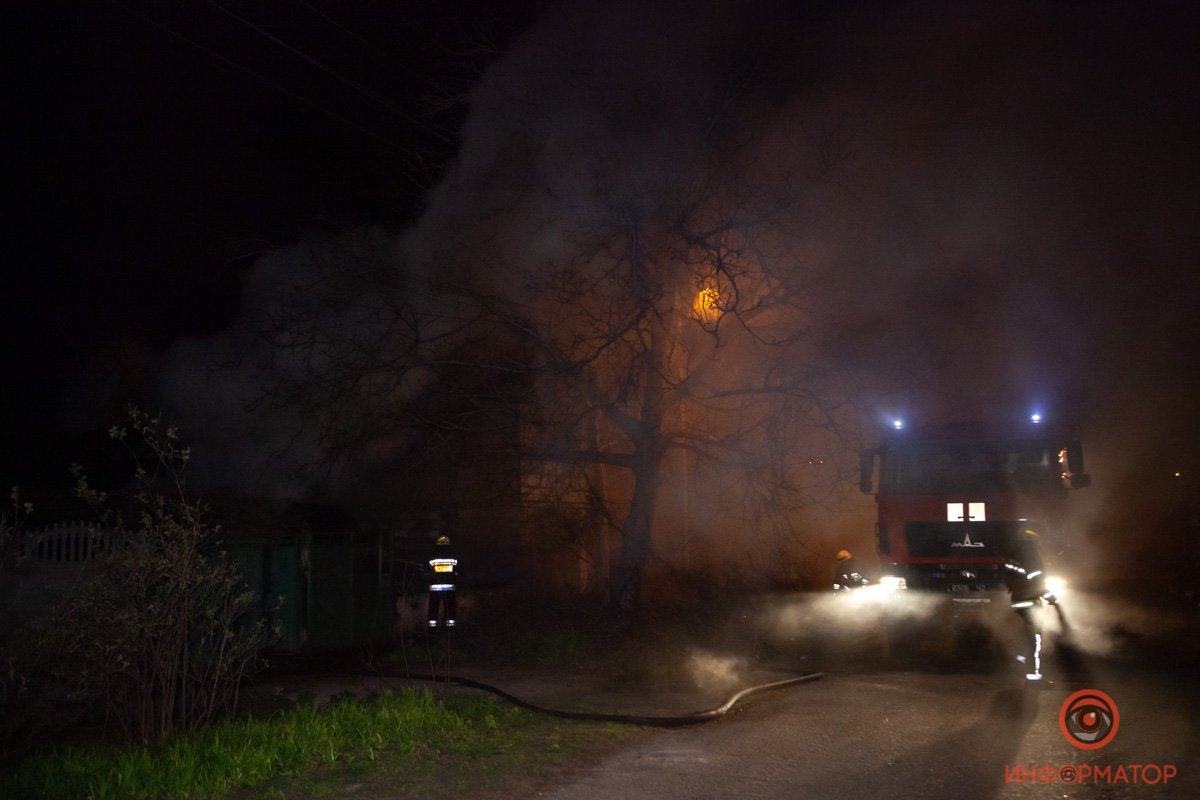 Огонь тушила бригада 2 пожарно-спасательной части Огонь тушила бригада 2 пожарно-спасательной части