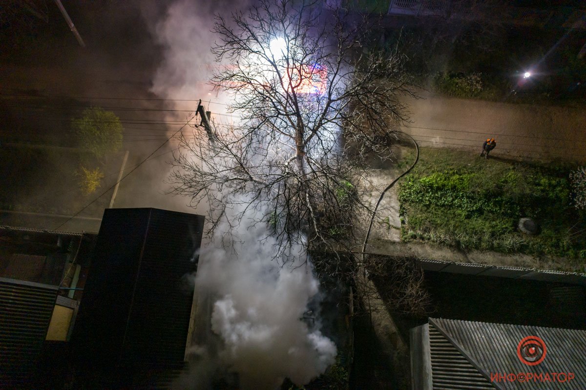 Вместе с пожарными приехала газовая служба Вместе с пожарными приехала газовая служба