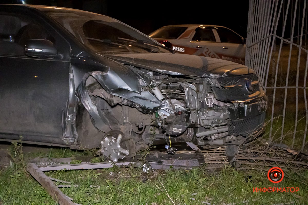 Автомобиль существенно поврежден Автомобиль существенно поврежден