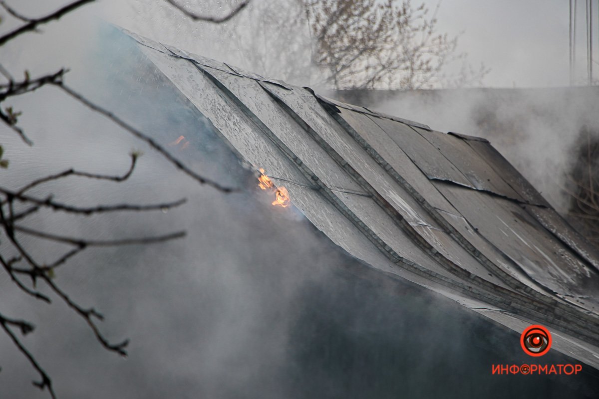 Пожары в этом дворе уже случались Пожары в этом дворе уже случались