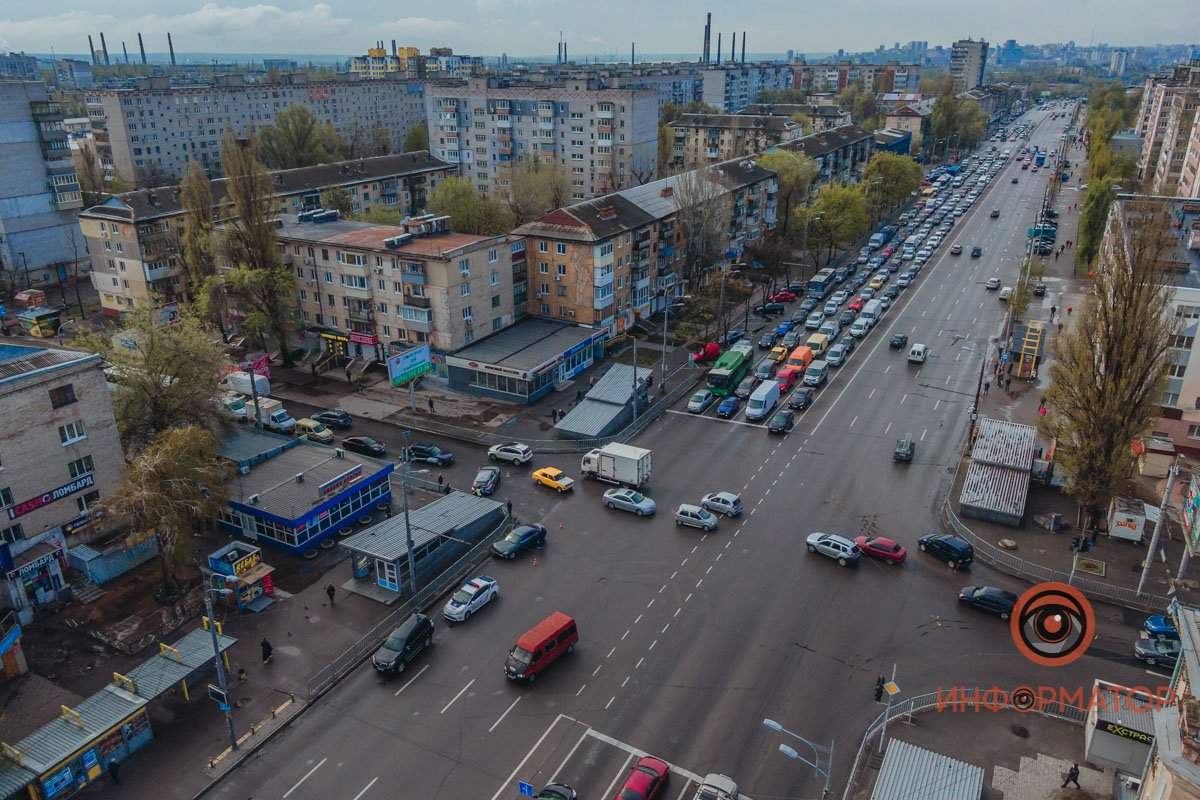 Авария произошла на пересечении Слобожанского проспекта и улицы Калиновой