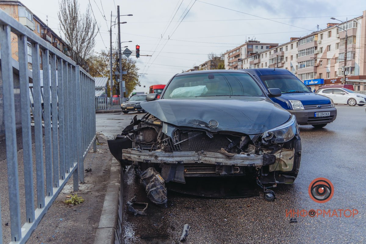 Столкнулись BMW и Toyota
