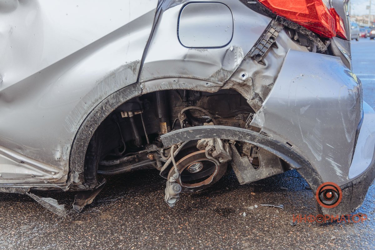 У Toyota удар пришелся на левую сторону автомобиля
