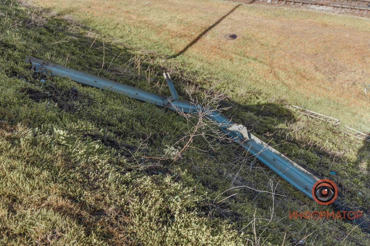 Отлетело ограждение