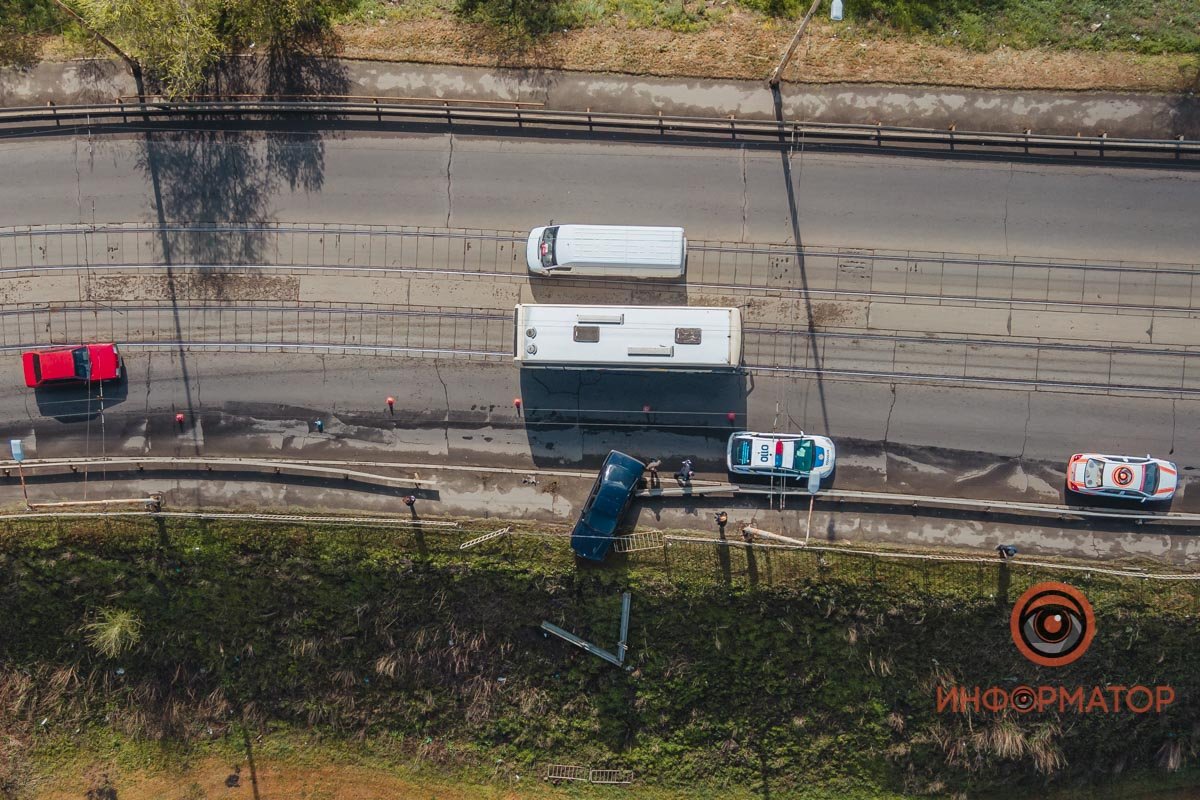 Полоса движения для автомобилей свободна