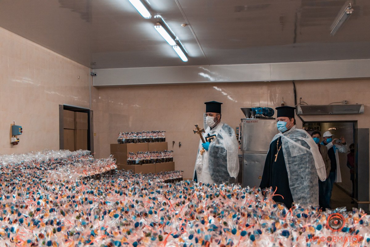 В супермаркетах АТБ появятся освященные пасхальные куличи 1