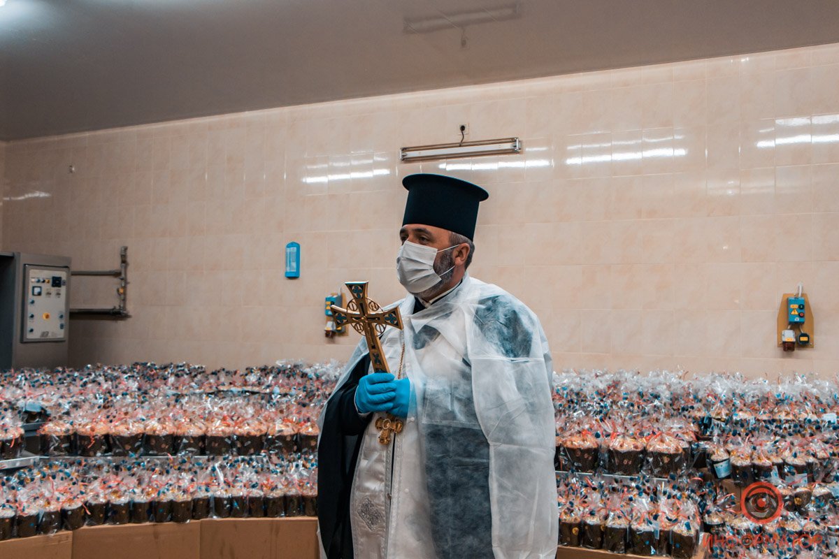 В супермаркетах АТБ появятся освященные пасхальные куличи 7