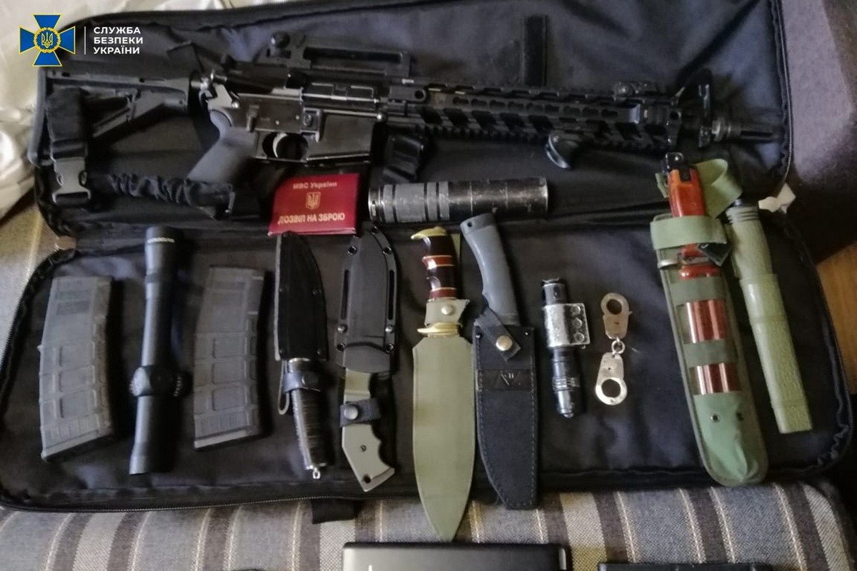 Изъятое оружие и боеприпасы направили на экспертизу