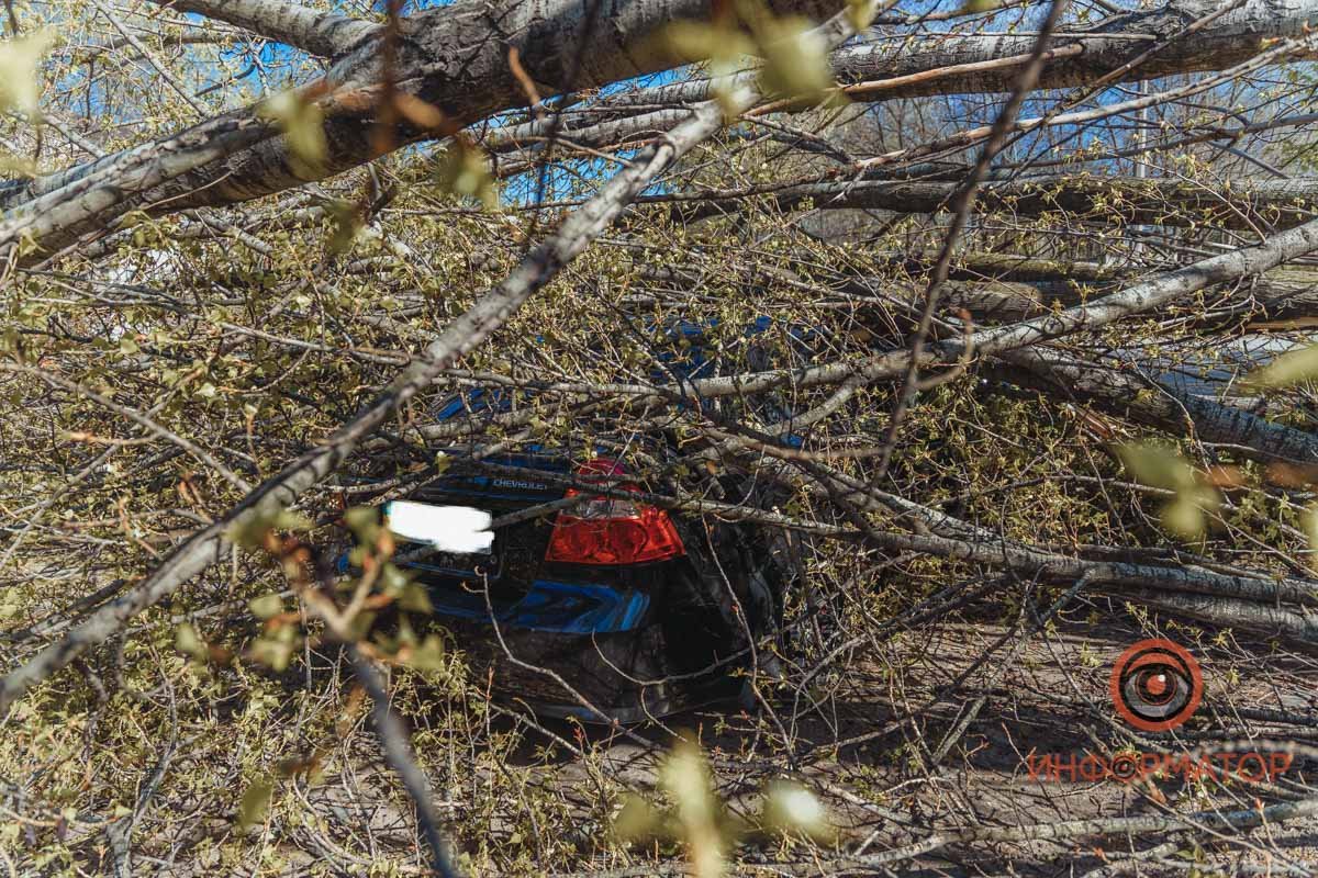 В салоне Volkswagen находились двое мужчин