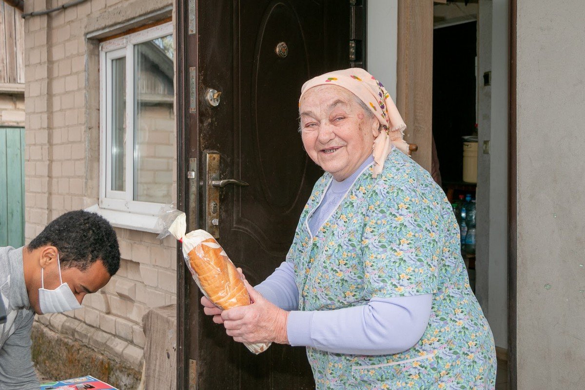 Карантин в безопасности: ИНТЕРПАЙП продолжает помогать ветеранам своих заводов 1