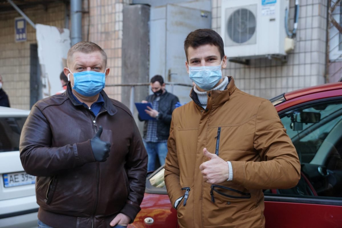 Депутаты горсовета от фракции ОПЗЖ поздравили днепрян с Пасхой добрыми делами 5