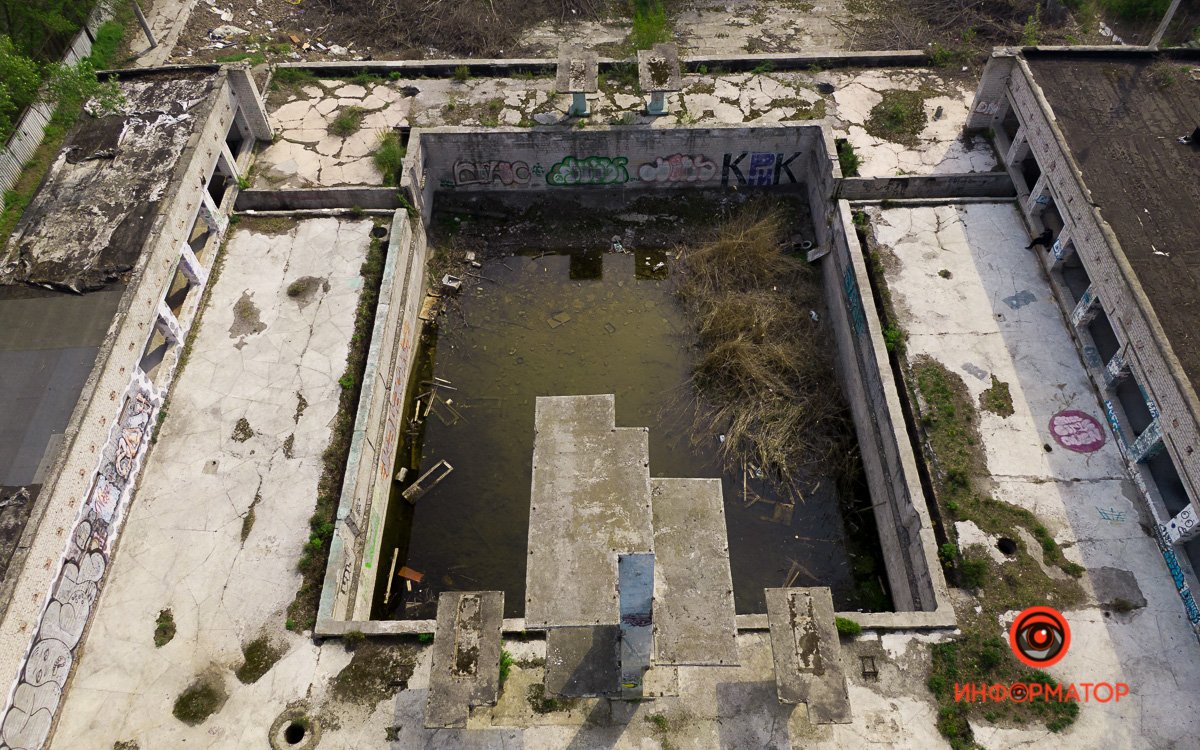 в 1991-м году бассейн не пережил морозов в 1991-м году бассейн не пережил морозов