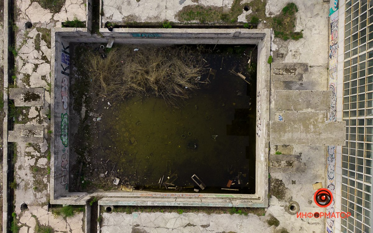 Отныне здесь царят разруха Отныне здесь царят разруха