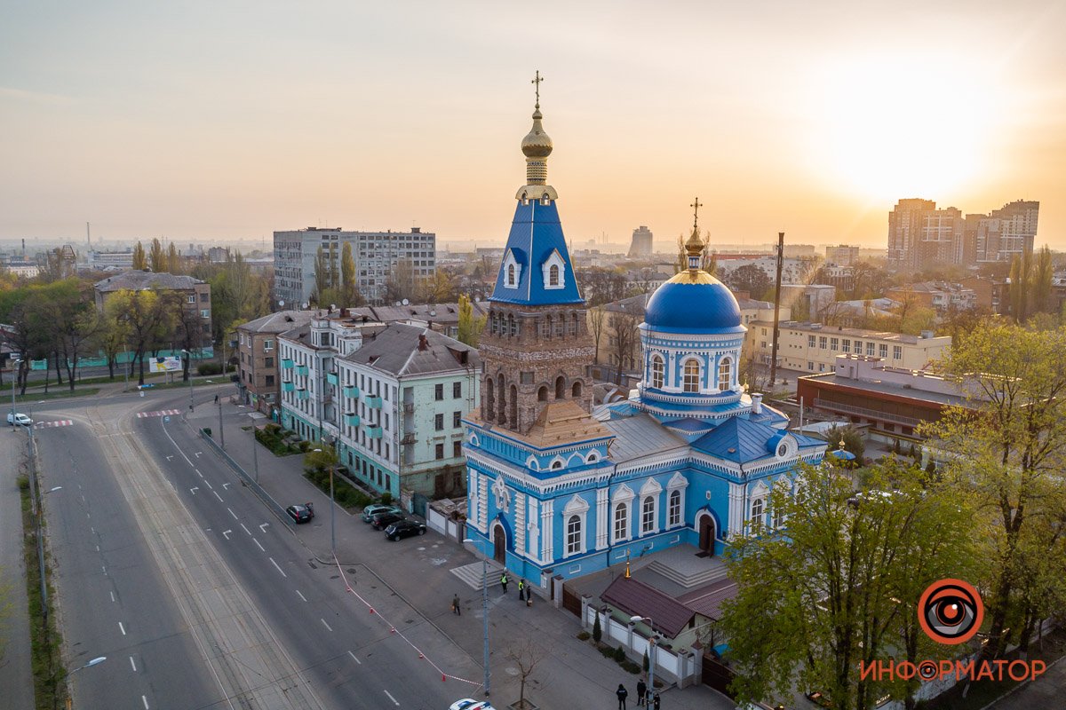 Утро выдалось безлюдным