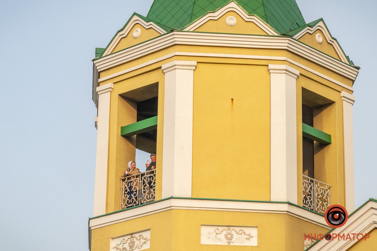 Издалека слышен звон колоколов