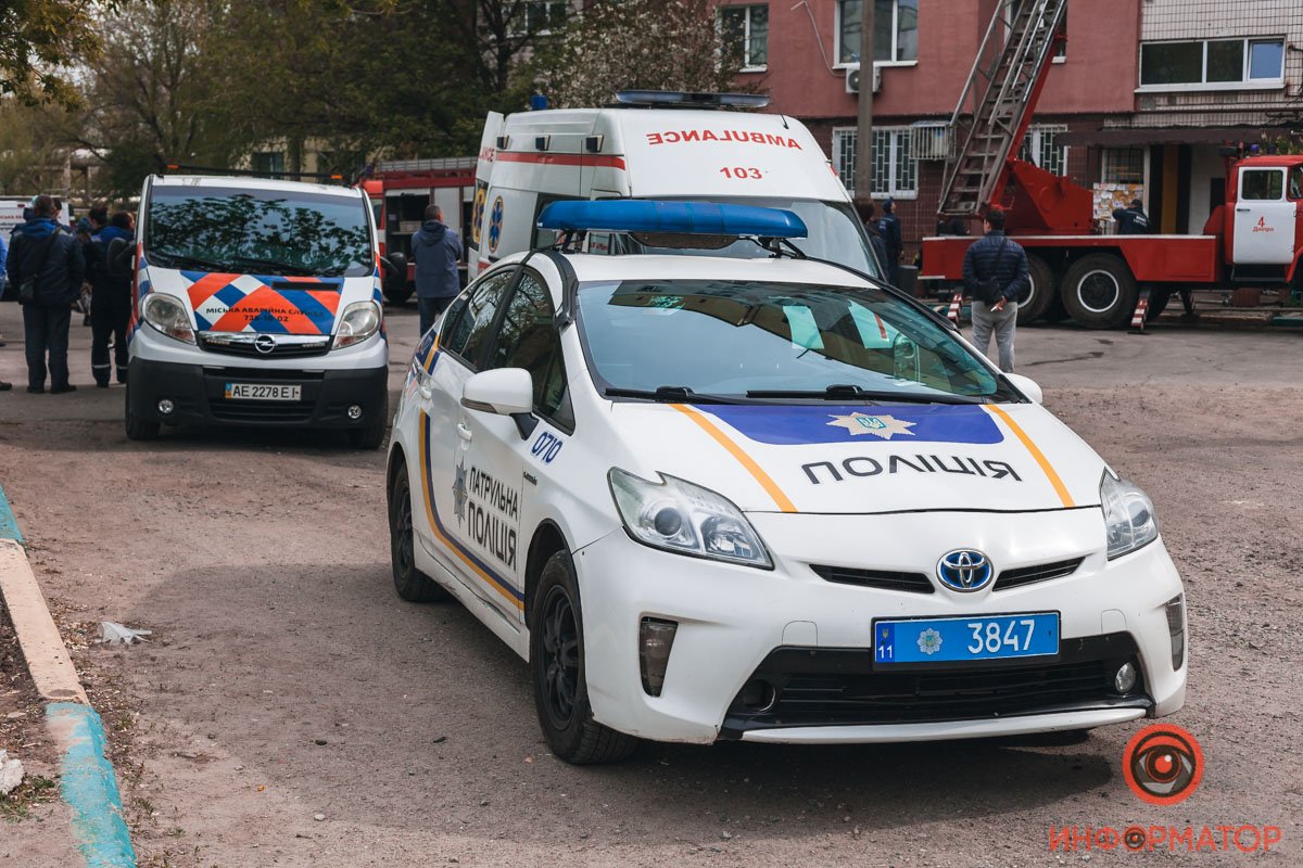 На место моментально направили службу спасения, наряд полиции и медиков На место моментально направили службу спасения, наряд полиции и медиков