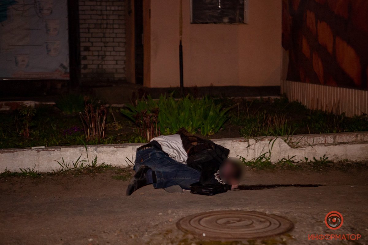 Тело нашли прохожие - предварительно, мужчине стало плохо