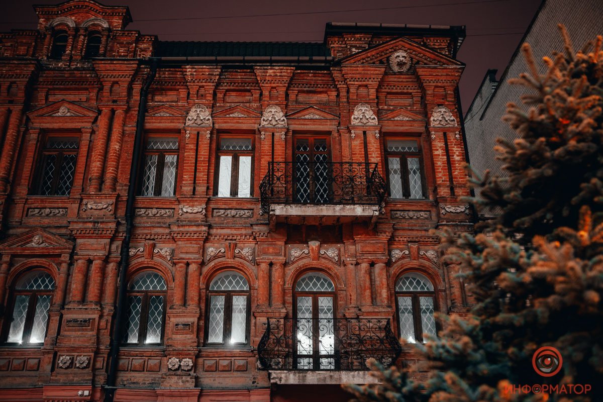 Кажется, архитекторы придавали значение каждой детали в оформлении 
