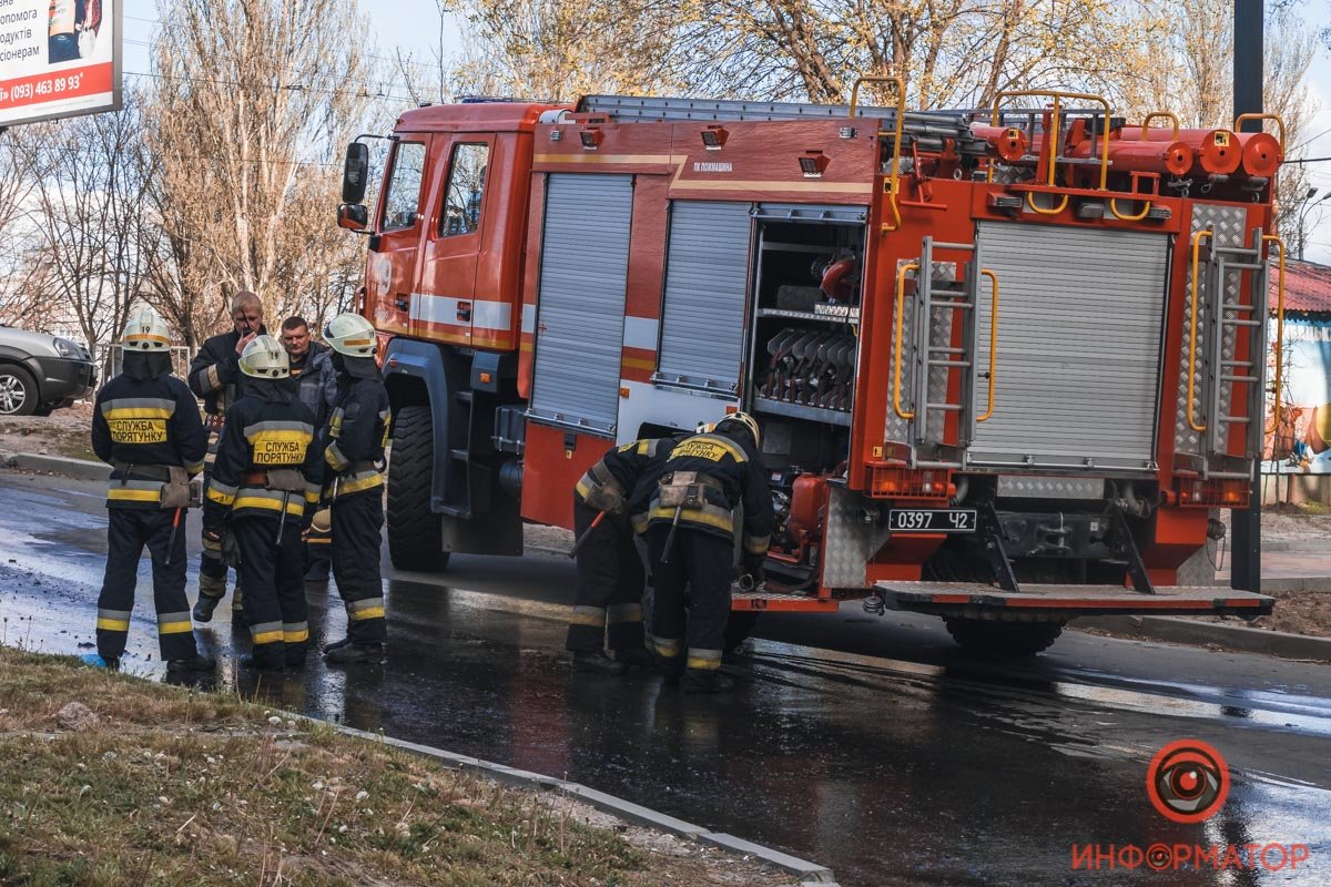 Окончательно ликвидировать возгорание удалось уже спасателям Окончательно ликвидировать возгорание удалось уже спасателям