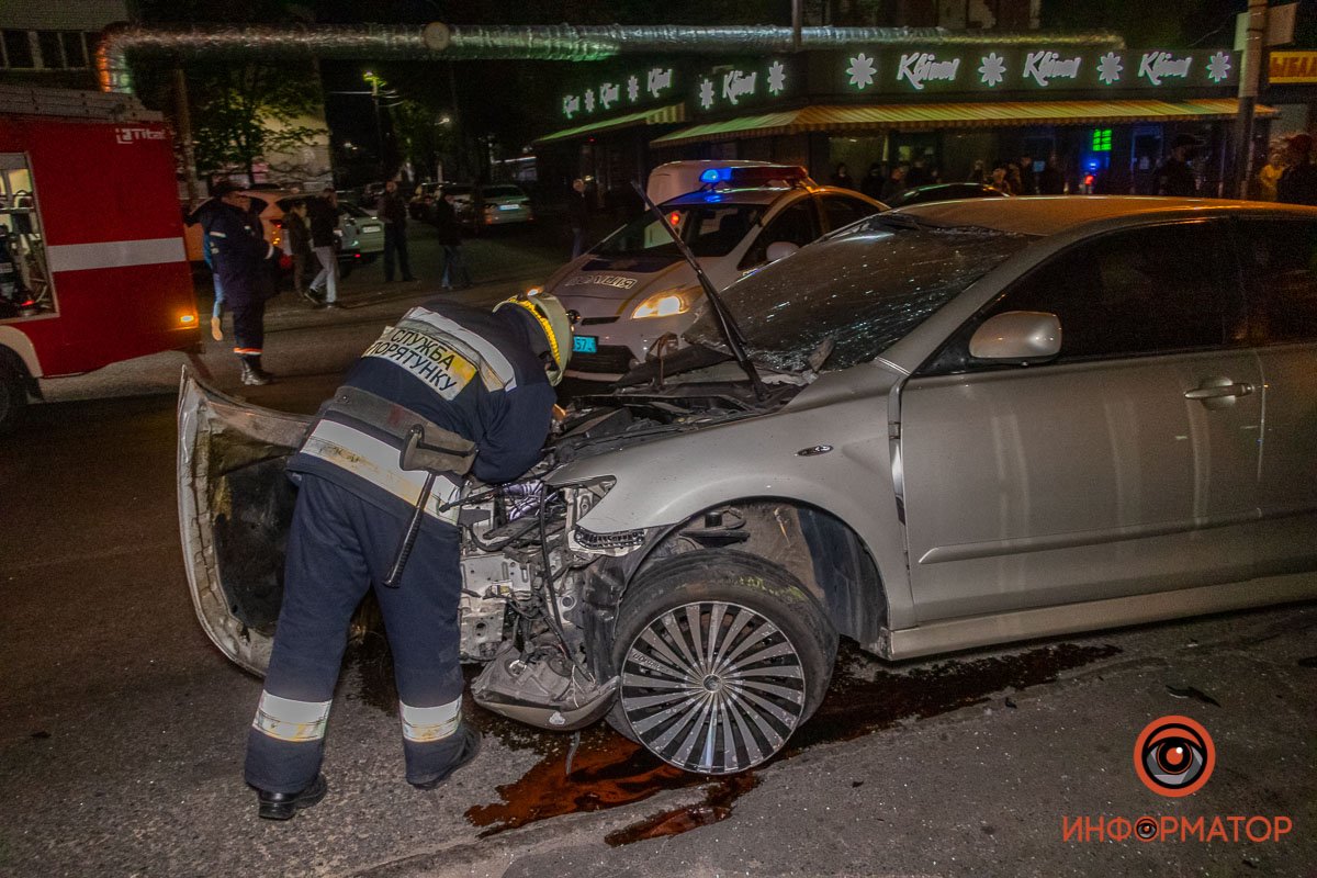 Спасатели отсоединили аккумулятор и перекрыли газовый баллон Спасатели отсоединили аккумулятор и перекрыли газовый баллон