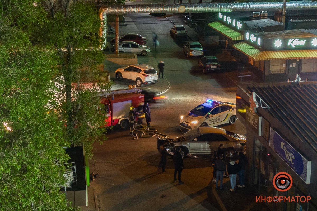 Автомобиль двигался со стороны Слобожанского проспекта Автомобиль двигался со стороны Слобожанского проспекта