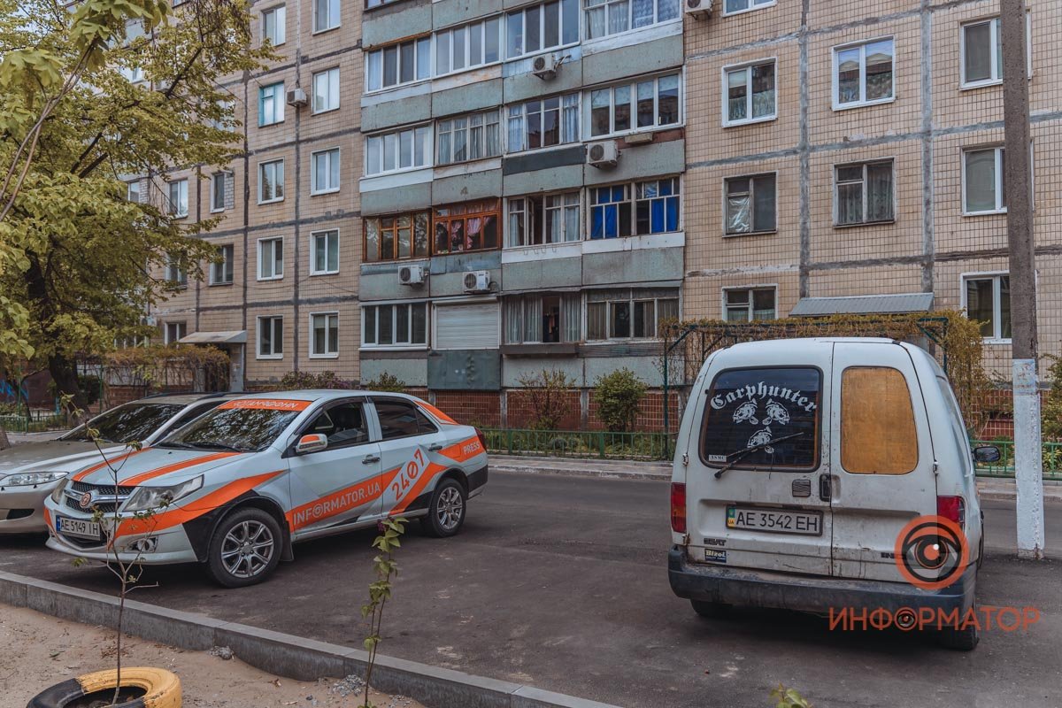 Из машины он больше не выходил Из машины он больше не выходил