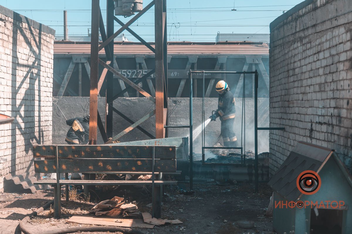 Общая площадь пожара составила 100 квадратных метров