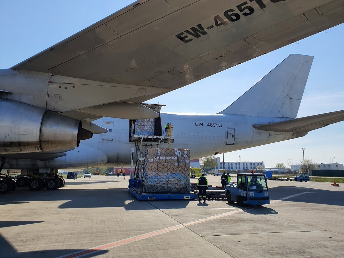 ИНТЕРПАЙП доставил из Китая крупную партию средств индивидуальной защиты для медиков на 36 млн гривен 2