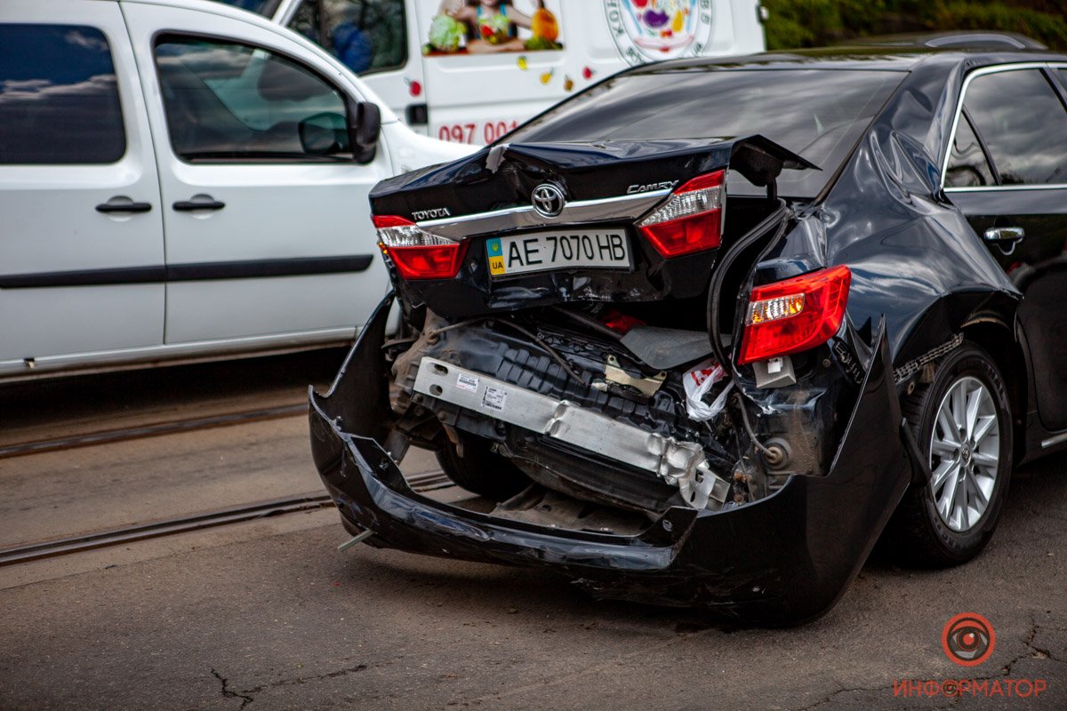 В салоне Toyota были жених и невеста
